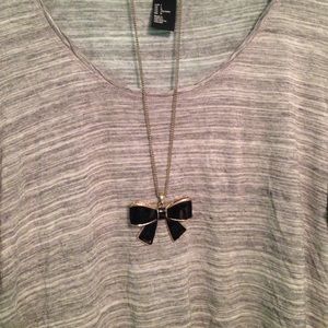Bow necklace