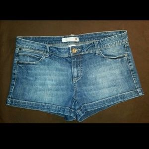 Cute Jean shorts 9/10