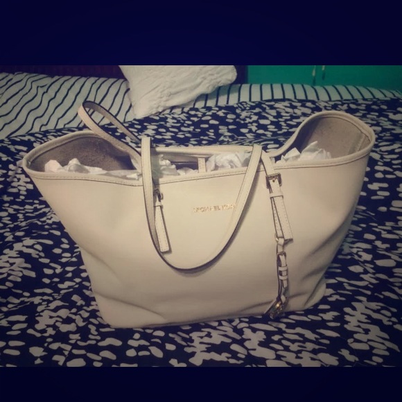 ❗️❗️❗️💢ATTENTION💢❗️❗️❗️Michael Kors Vanilla Tote