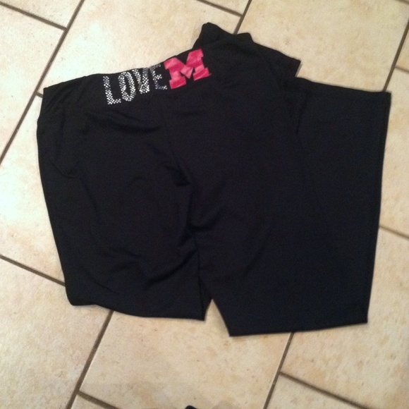 Michigan wolverines yoga pants