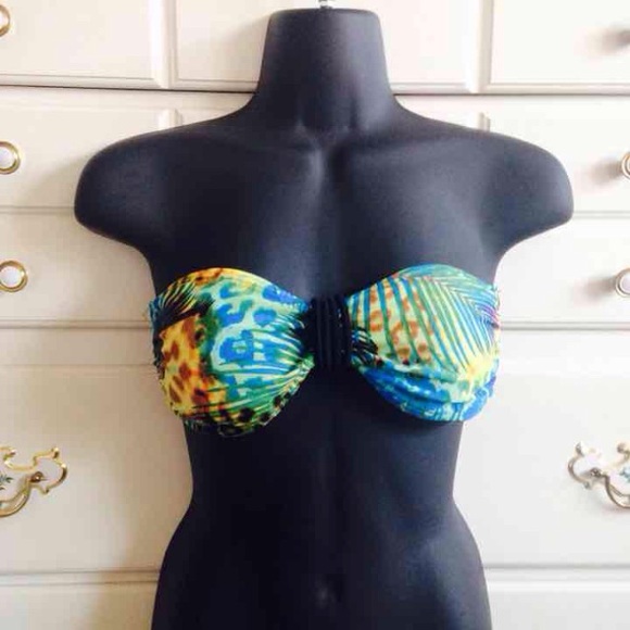 Wet seal bikini top