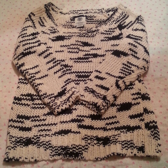 American Eagle Outfitters Sweater Shirt!! - Picture 1 of 2