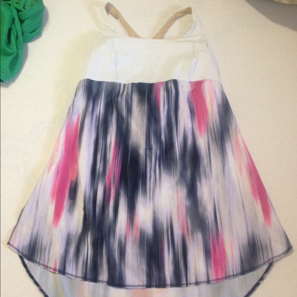 Lululemon tank