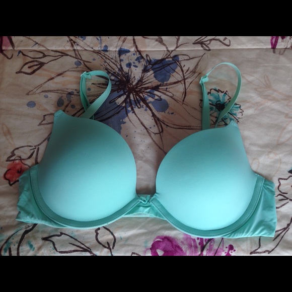 VS PINK Campus Push-Up Bra
