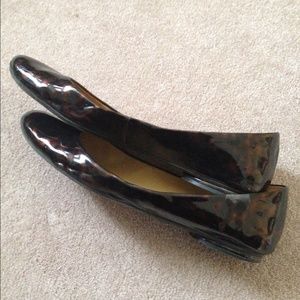 ⬇️ Nine West flats