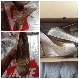 great gold shoes for prom / formal dances