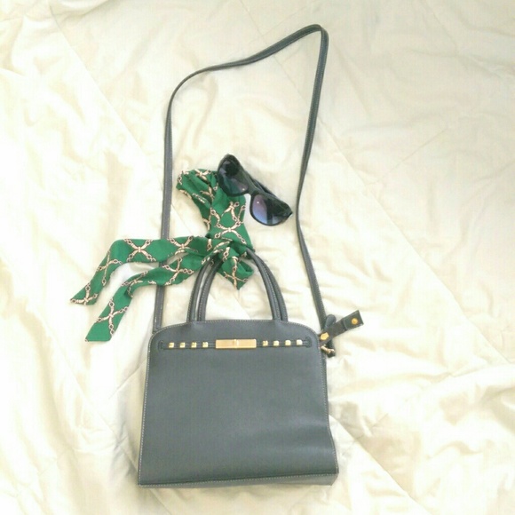 🎉HOST PICK!🎉Liz Claiborne Crossbody - Picture 2 of 4