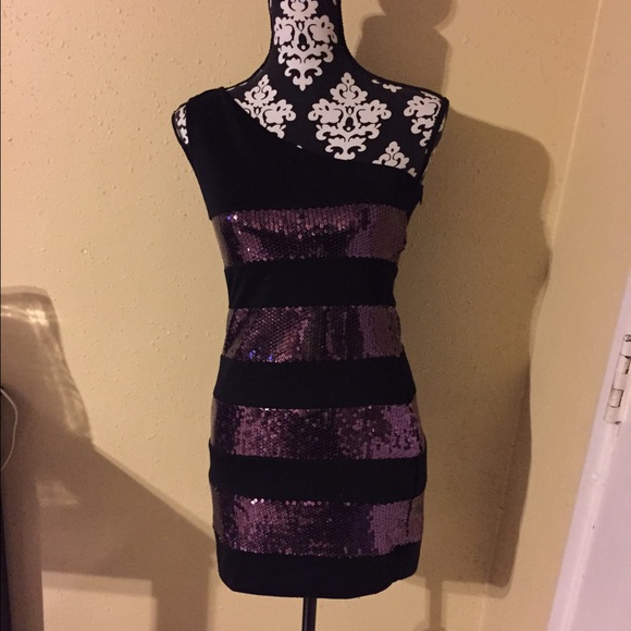 One shoulder dress