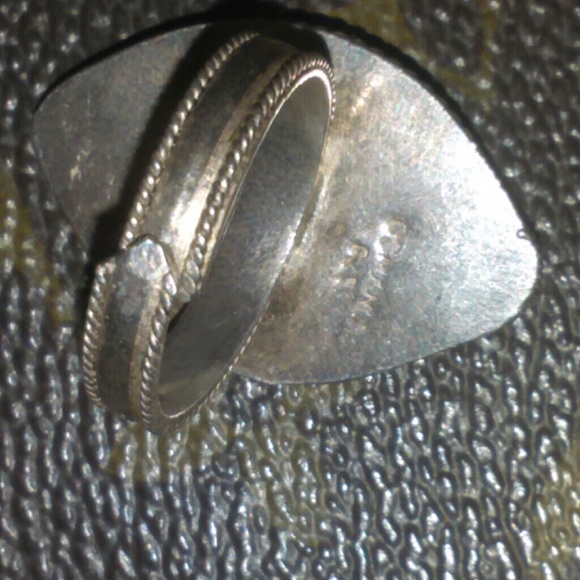 Vintage .925 Sterling Silver and hematite ring - Picture 2 of 2