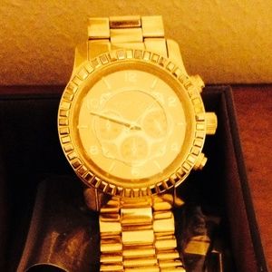 Michael Kors Boyfriend /Links @ box included.