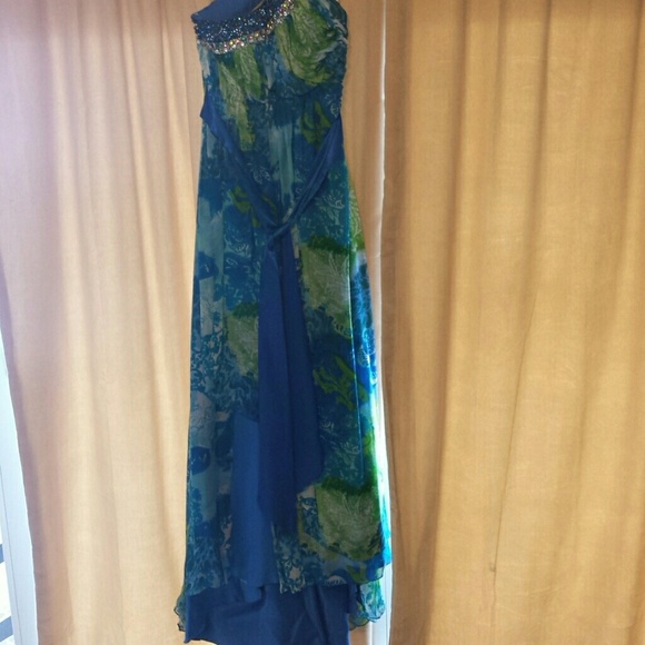 A RIVA Designs Prom dress - Picture 2 of 4
