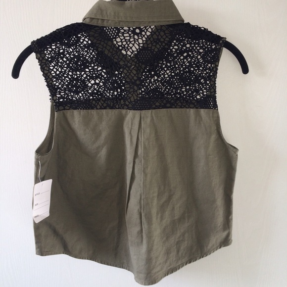 NWOT Jeweled Green Top - Picture 2 of 3