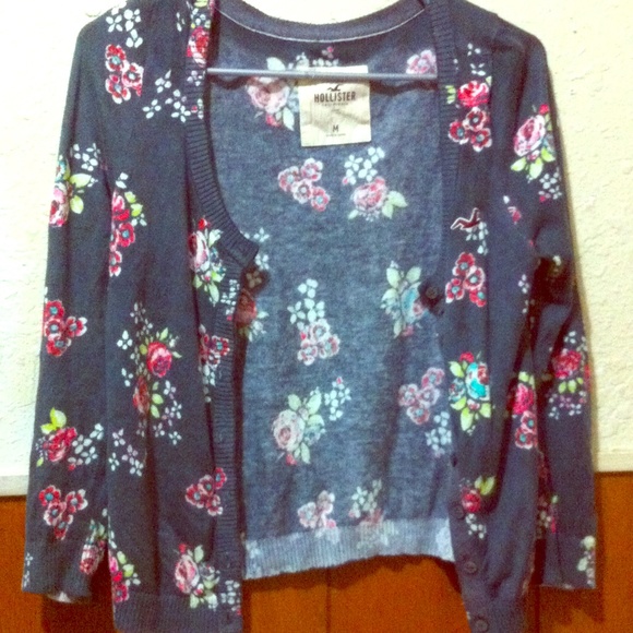 Hollister Cardigan!!