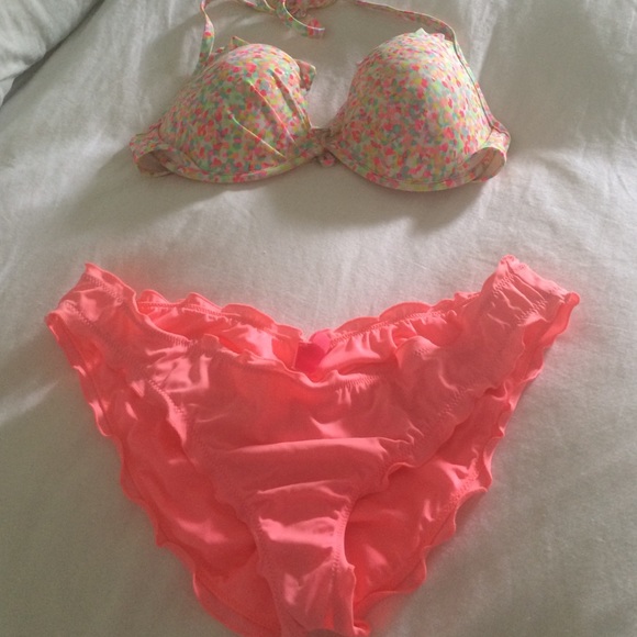 VS bikini