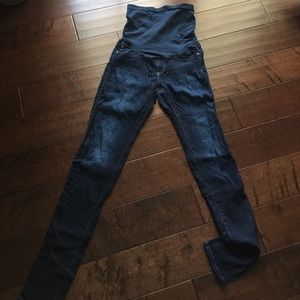 AG maternity jeans size 26R dark wash so comfy!!
