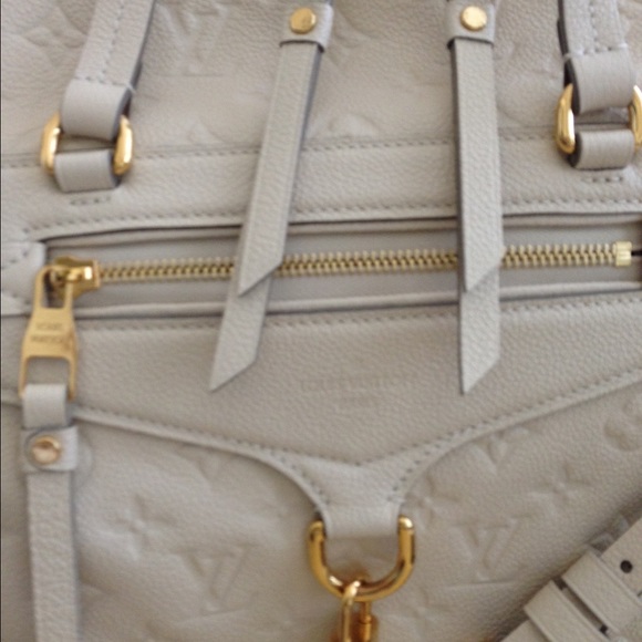 Authentic Louis Vuitton Lumineuse PM Bag - Picture 2 of 4