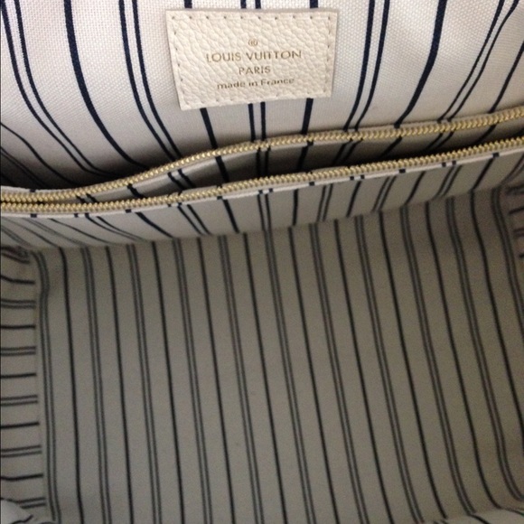 Authentic Louis Vuitton Lumineuse PM Bag - Picture 3 of 4