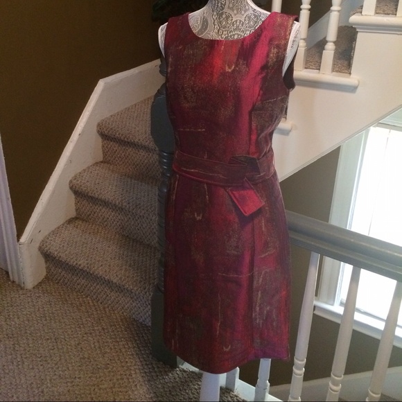 SALE 🌟👗Red and Gold Jacquard dress NWT👗👠🎉 - Picture 3 of 5