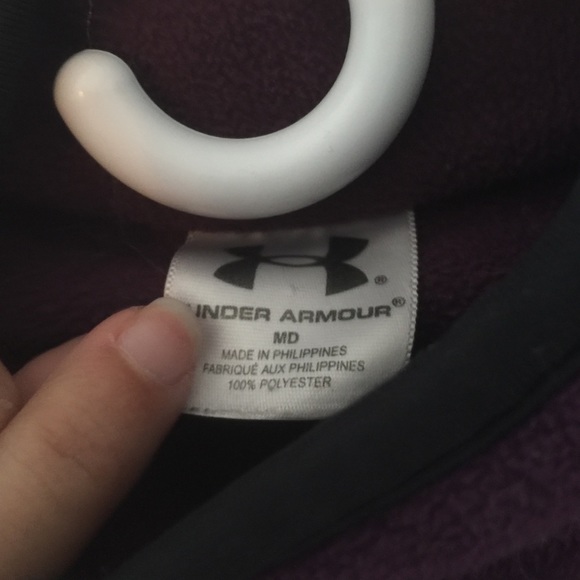 SOLD on merci!!! UA fleece zip up normal wear - Picture 3 of 4