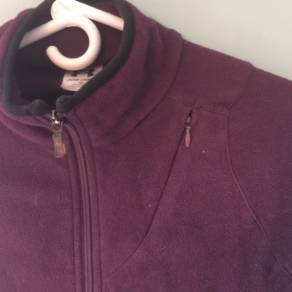 SOLD on merci!!! UA fleece zip up normal wear - Picture 4 of 4