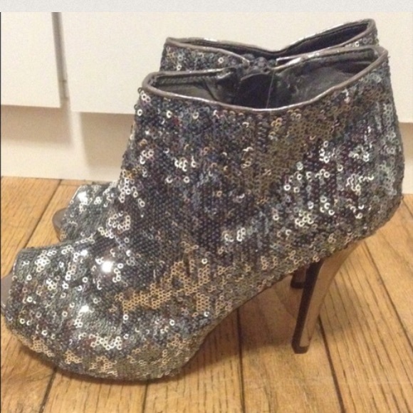 Black sequence dress ! - Picture 3 of 4