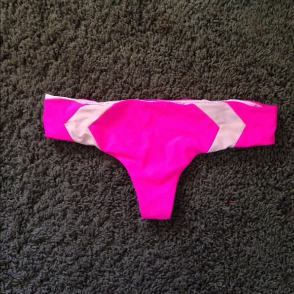 PENDING Acacia mentawai bottoms in guava pop.