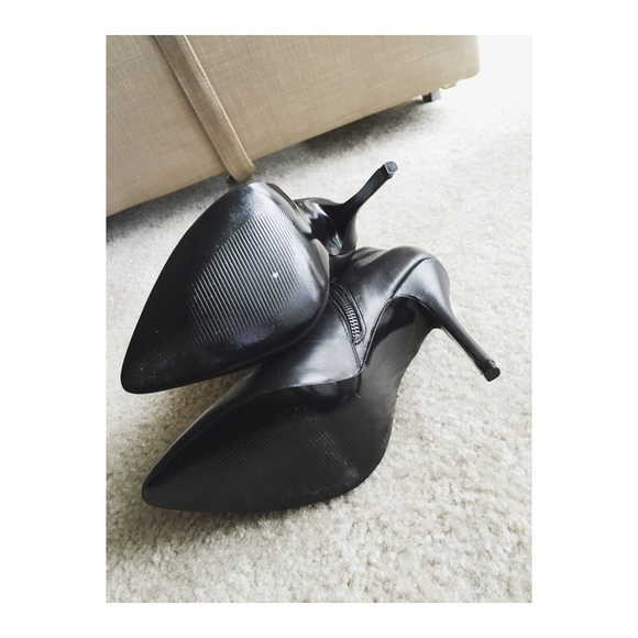 ❌SOLD❌ Steve Madden black leather pointy booties - Picture 3 of 3