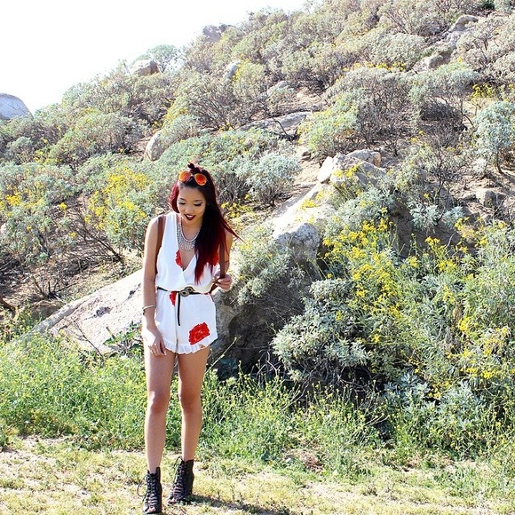 Red floral romper - Picture 3 of 4