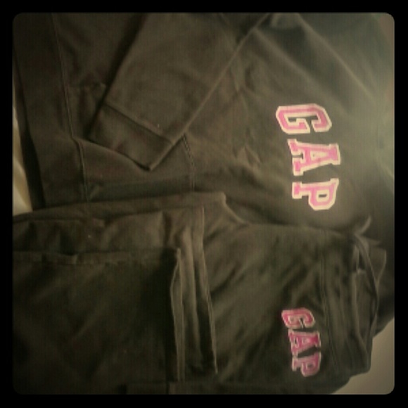 Gap sweatsuit