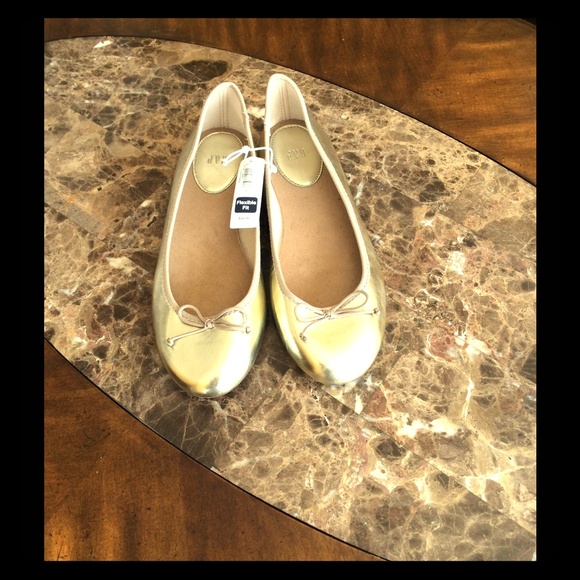 Gap Gold Flats in size 8