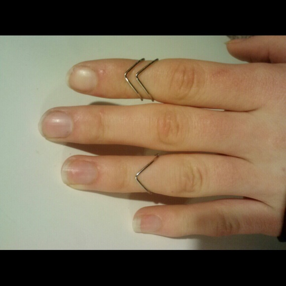 3-for-1 chevron midi rings