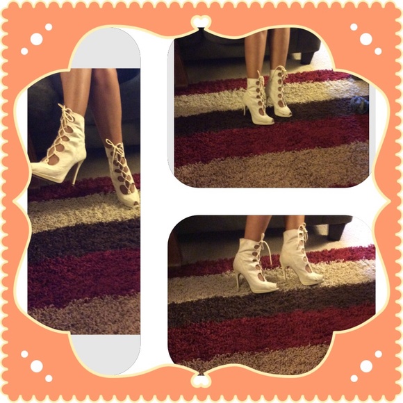 Peep toe lace up Bootie