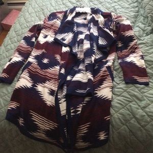 Long sleeved cardigan with Aztec print