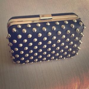 NWOT Studded Clutch w Removable Chain