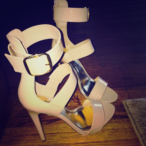 Janelle - sandal/heel (worn once)