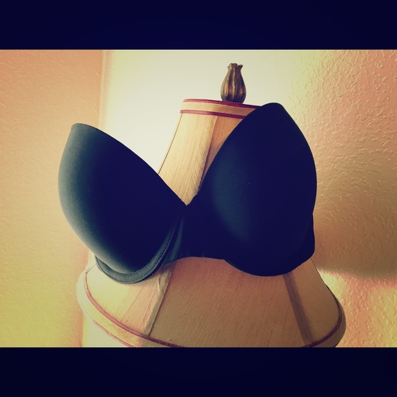 VS strapless bra