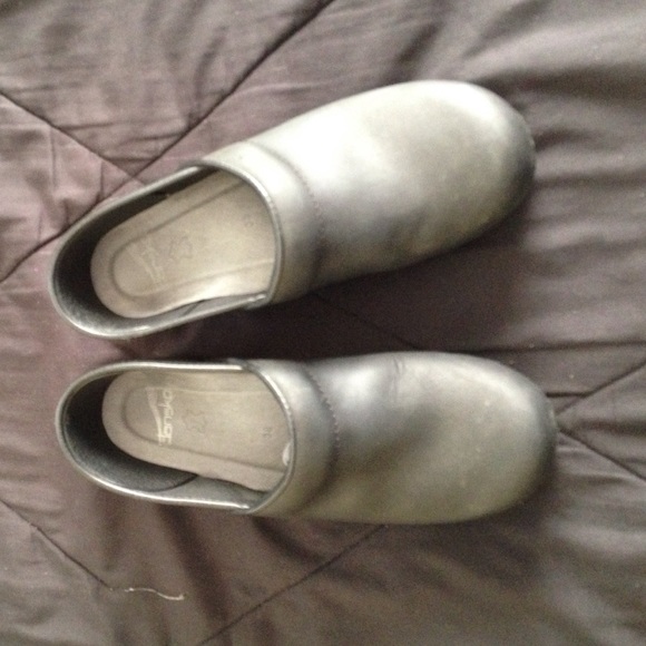 Black danskos