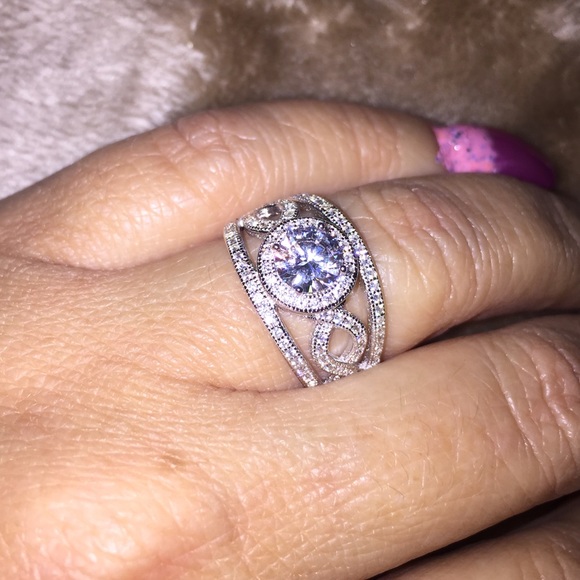 6mm Round CZ with halo band Silver 925 & CZ - Picture 3 of 4