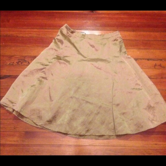 Banana Republic Gold Skirt⚡️Flash Sale⚡️