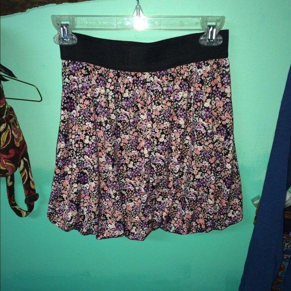 Maurice's floral skirt NWOT