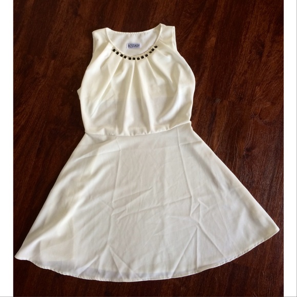 NWOT white skater dress, sz S