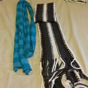 2 American Eagle Scrafs