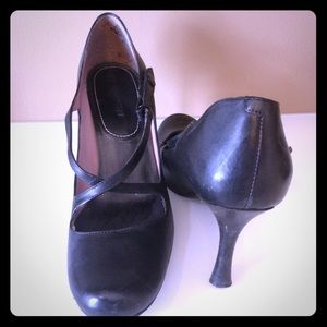 Black Leather Nine West Heels