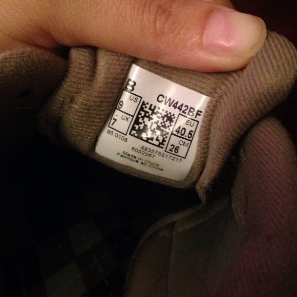 New balance shoes - Picture 4 of 5