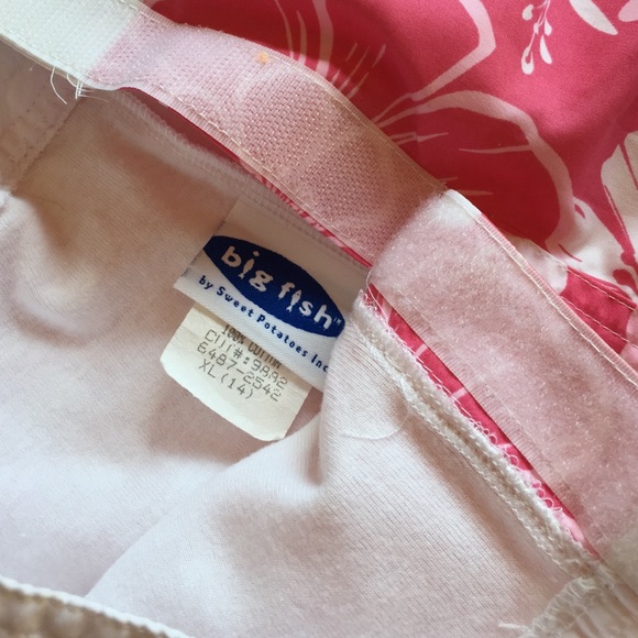 Kids flower skirt with built in shorts. - Picture 4 of 4