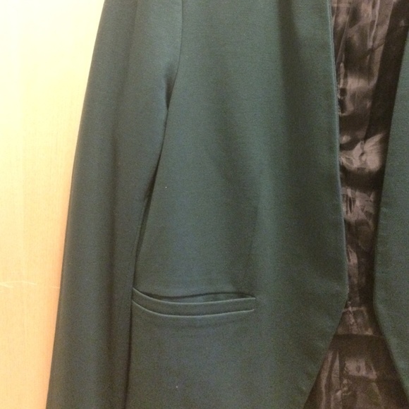 Green blazer! - Picture 2 of 2