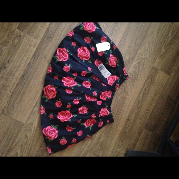 F21 ROSE floral skirt 🌹👗 - Picture 2 of 2