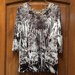 Black and white blouse. Very cute.