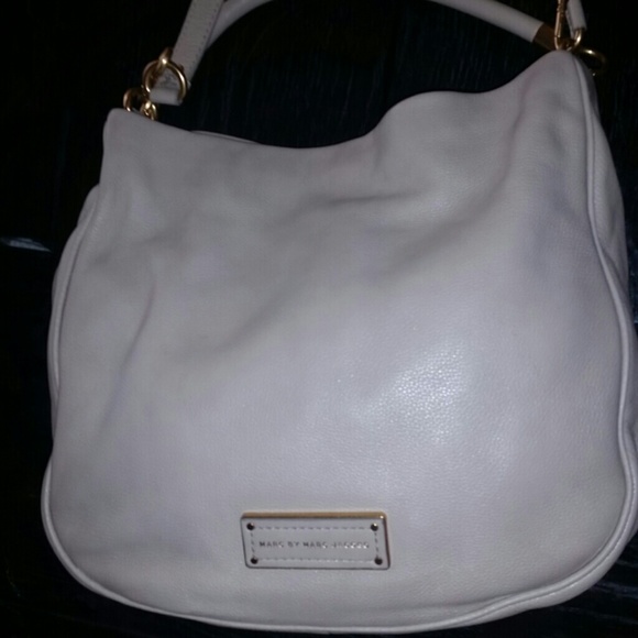 Creme color Michael kors crossbody detachable