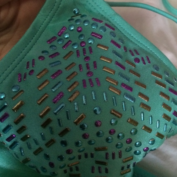Turquoise bikini - Picture 2 of 2